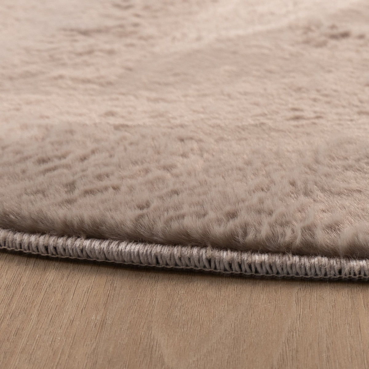 Round Low-Pile Rug - Cozy Taupe