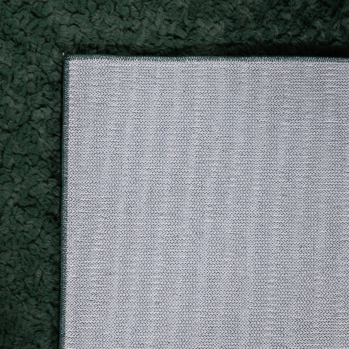 Fluffy Rug – Bobby Green