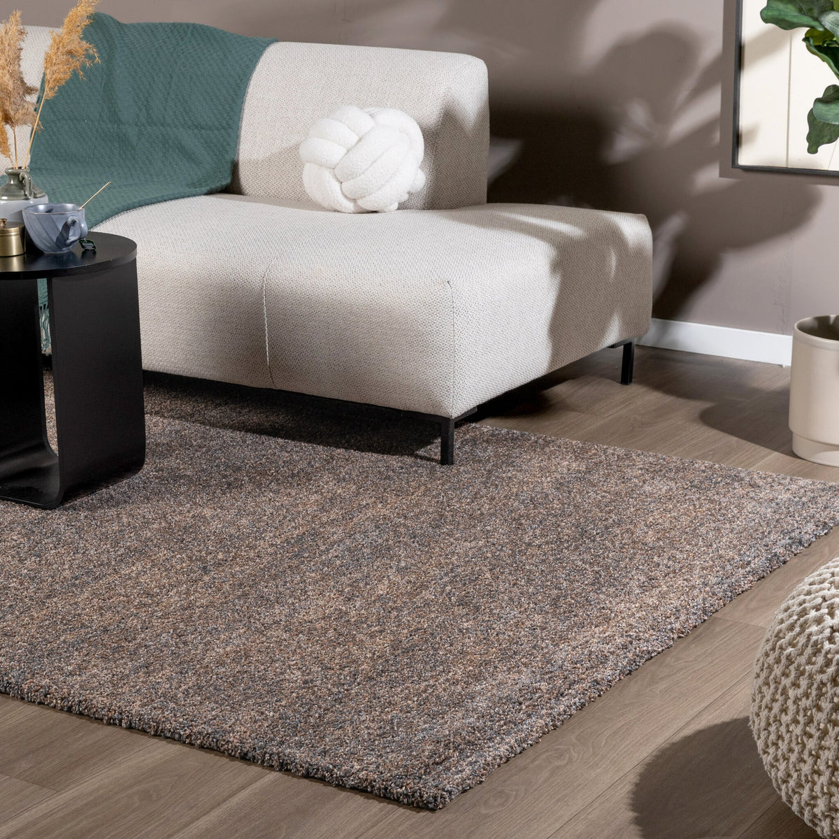 Shaggy Rug – George Rust