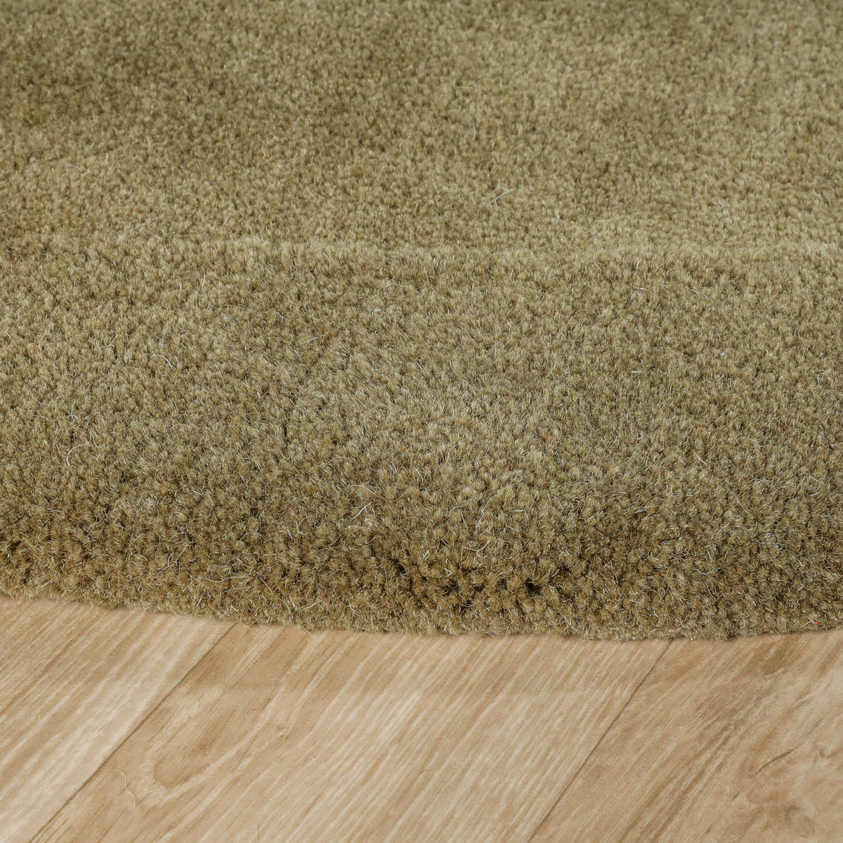 Organic rug - Isara Border Olijfgroen