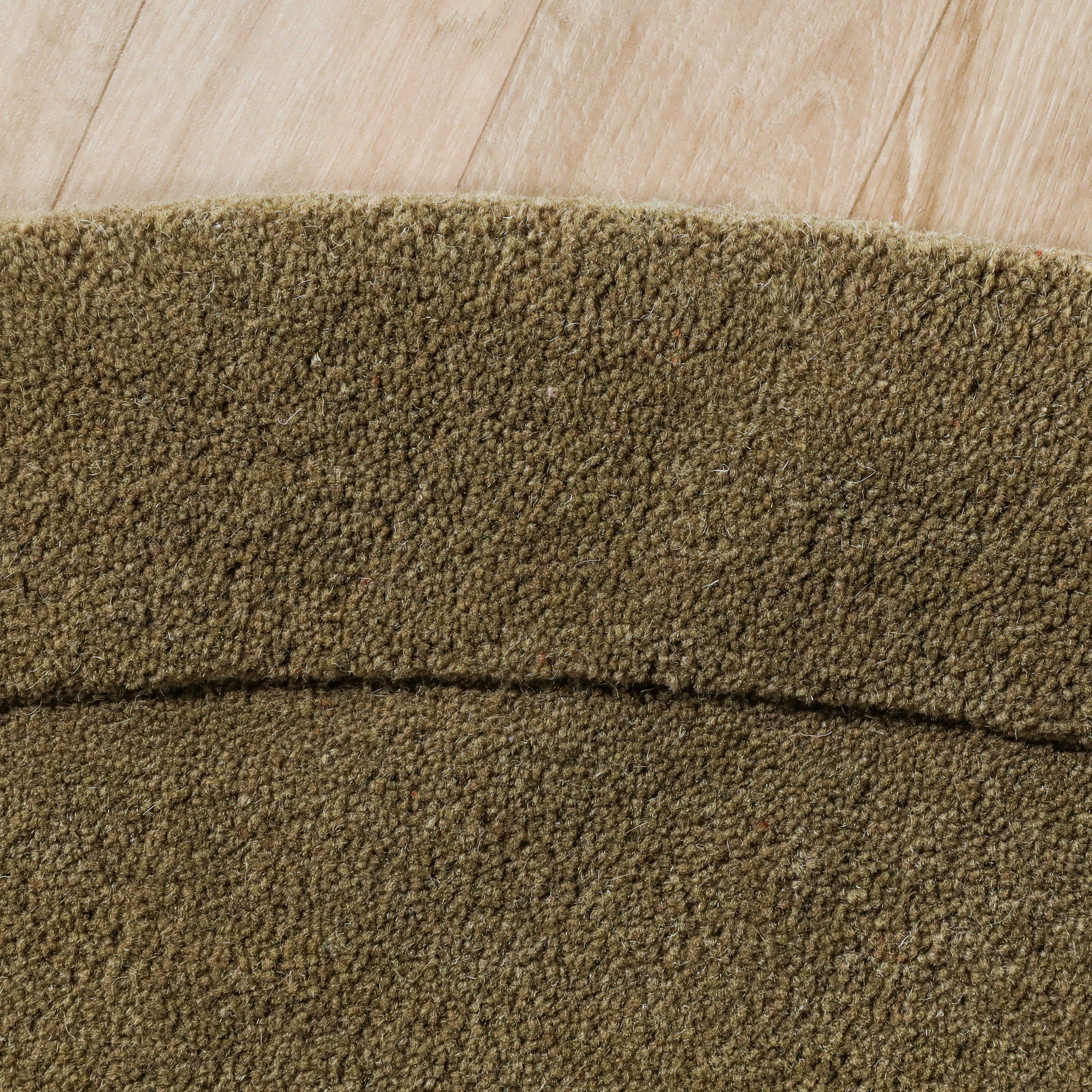 Round rug - Isara Border Olive Green